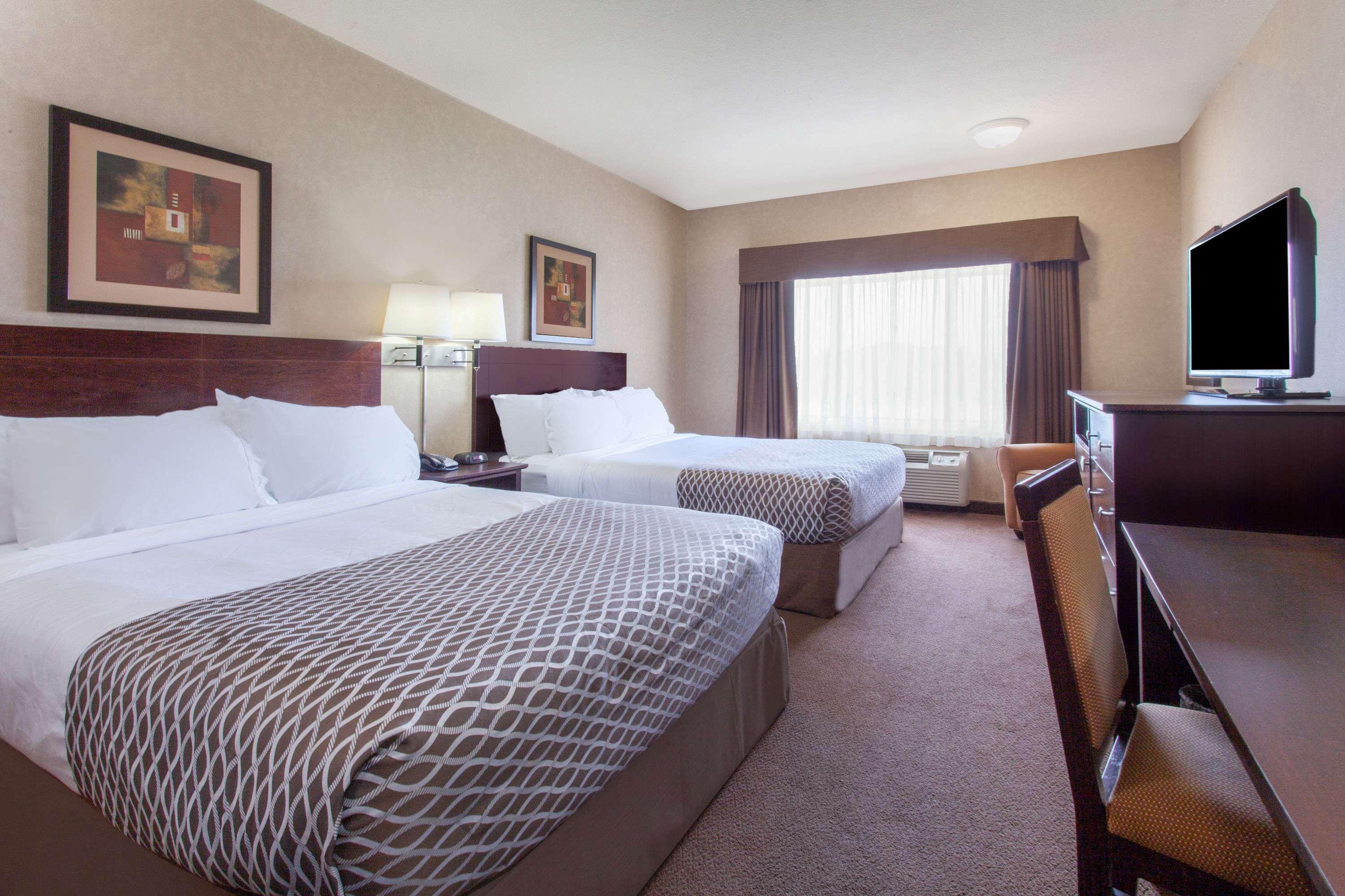 Hotel Ramada By Wyndham Camrose Exteriér fotografie