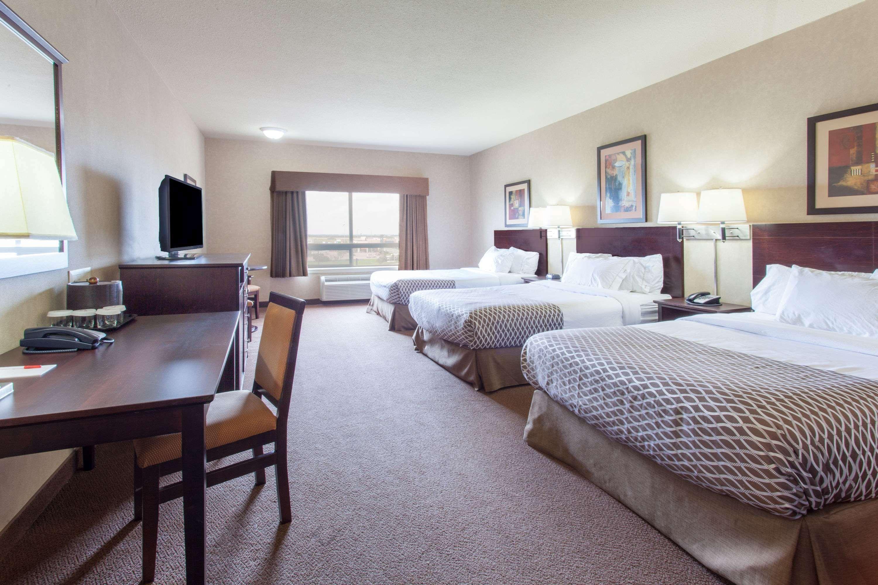 Hotel Ramada By Wyndham Camrose Exteriér fotografie