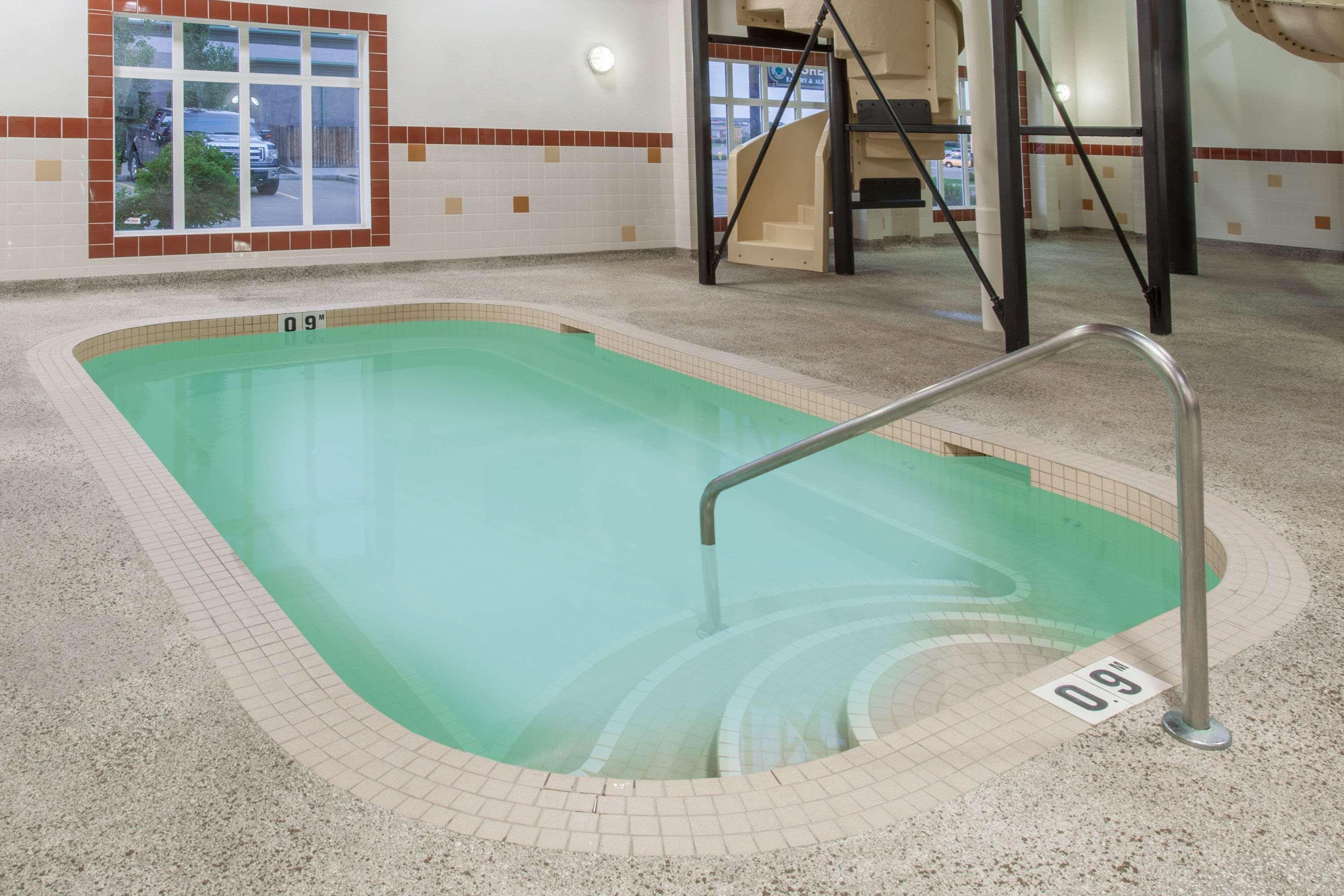 Hotel Ramada By Wyndham Camrose Exteriér fotografie