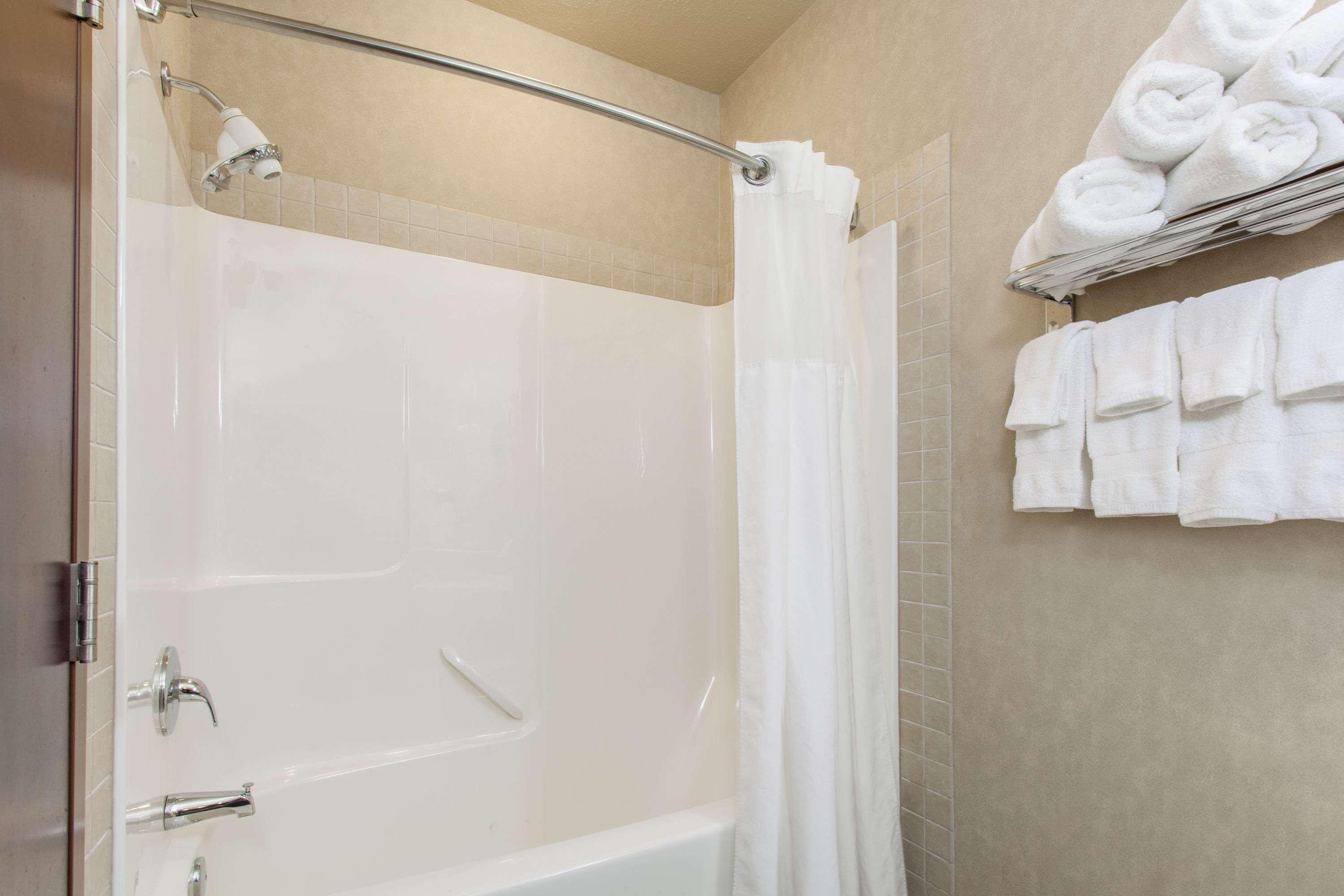 Hotel Ramada By Wyndham Camrose Exteriér fotografie