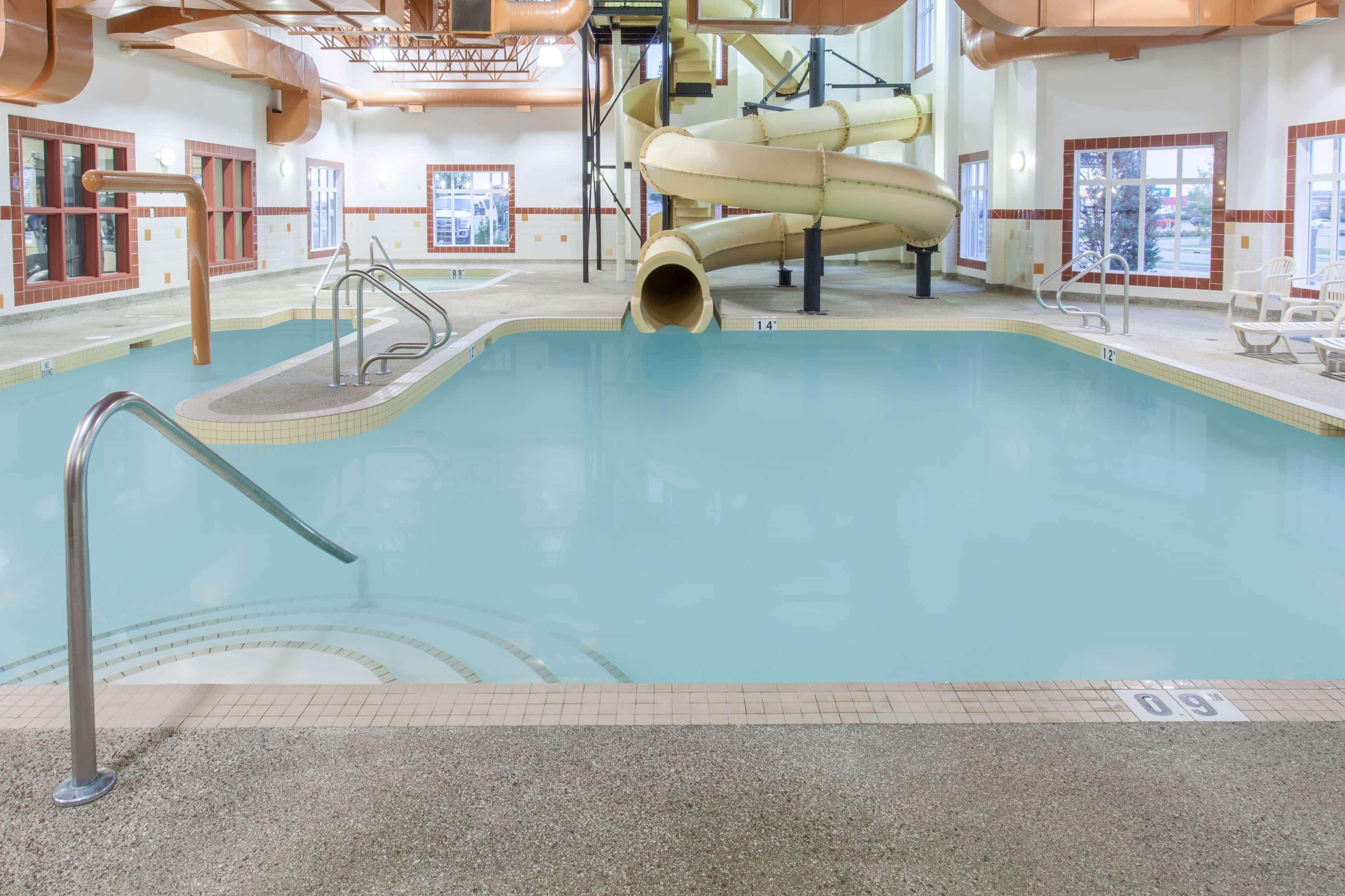 Hotel Ramada By Wyndham Camrose Exteriér fotografie