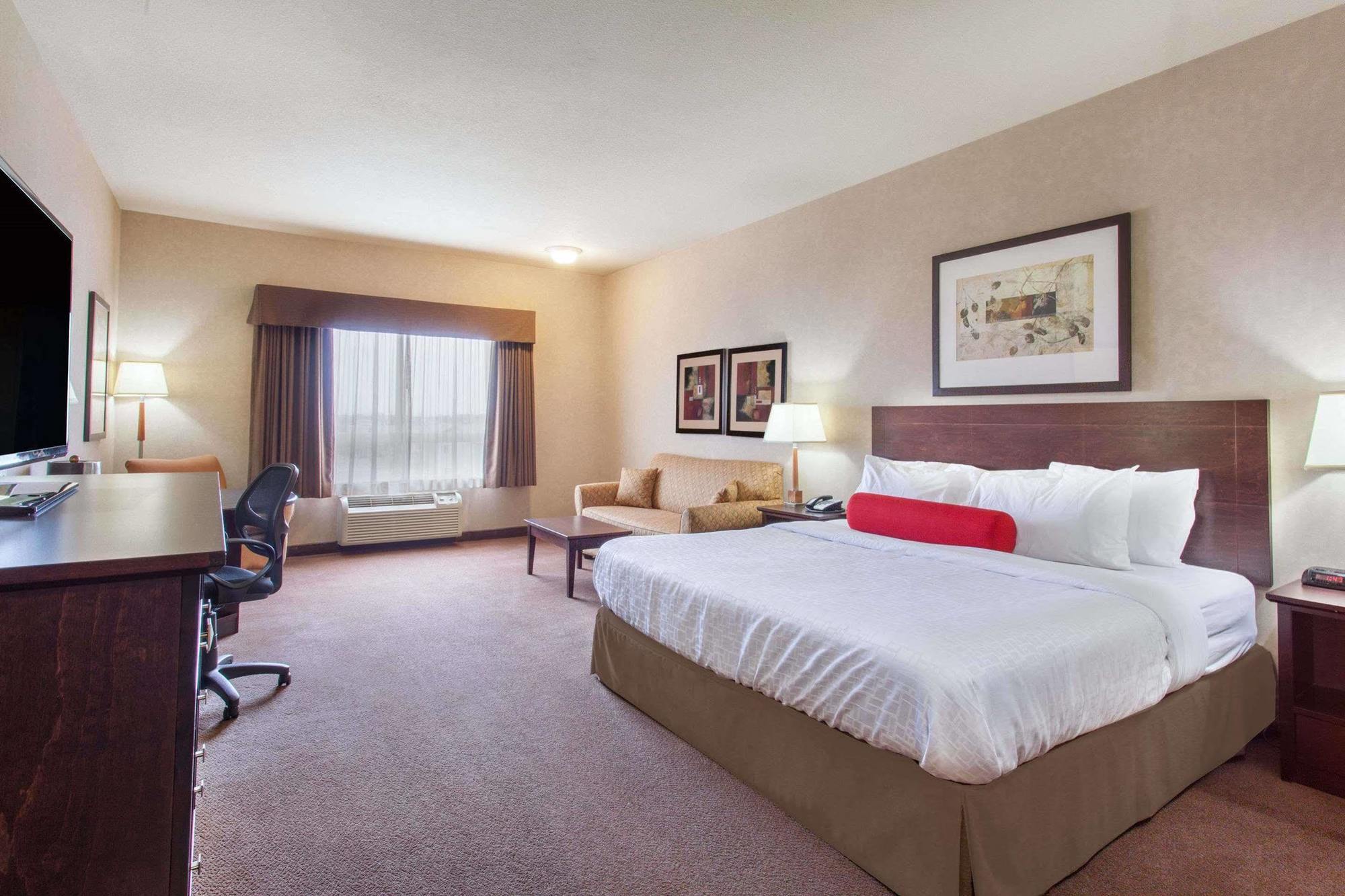 Hotel Ramada By Wyndham Camrose Exteriér fotografie